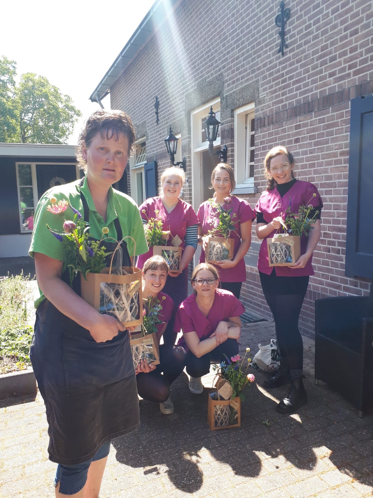 Medewerkers Nieuw Boschzicht in het zonnetje 